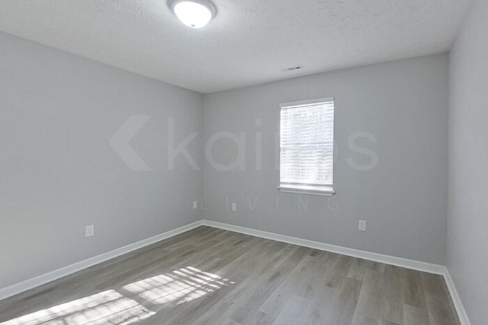 Building Photo - 250 Deer Pkwy