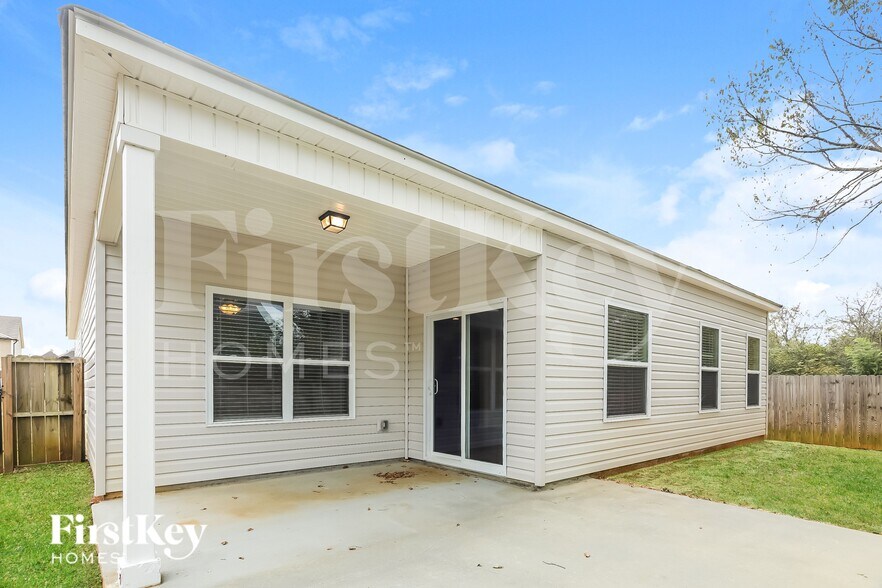 Building Photo - 5021 Bella Ct