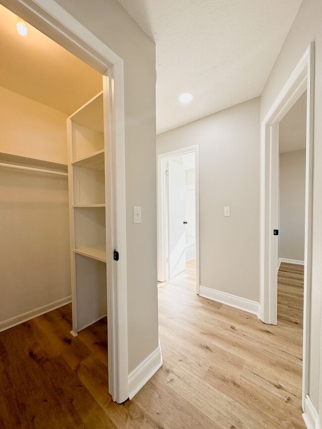 Building Photo - 3bd/2ba Fayetteville Home Available!