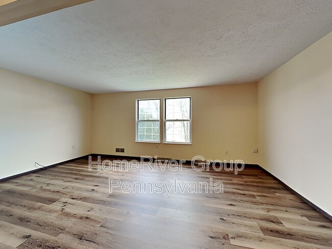 Building Photo - 331 Carters Grove Dr