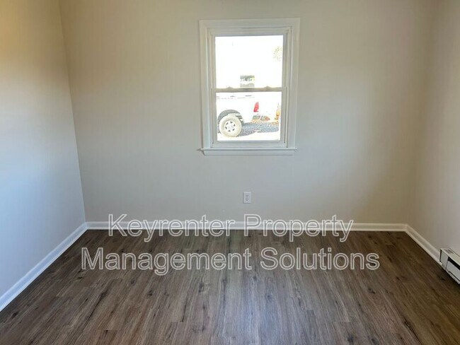 Building Photo - 26 Whiteoak Cir