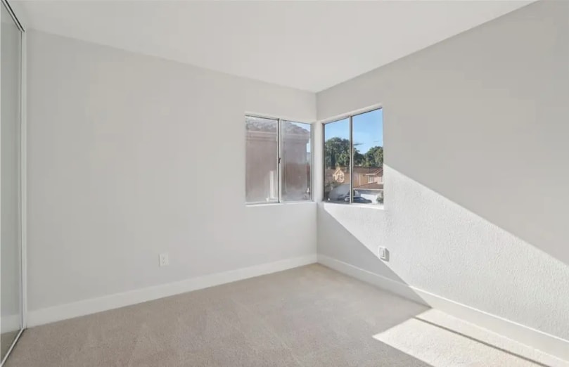 Building Photo - 16021 Augusta Dr