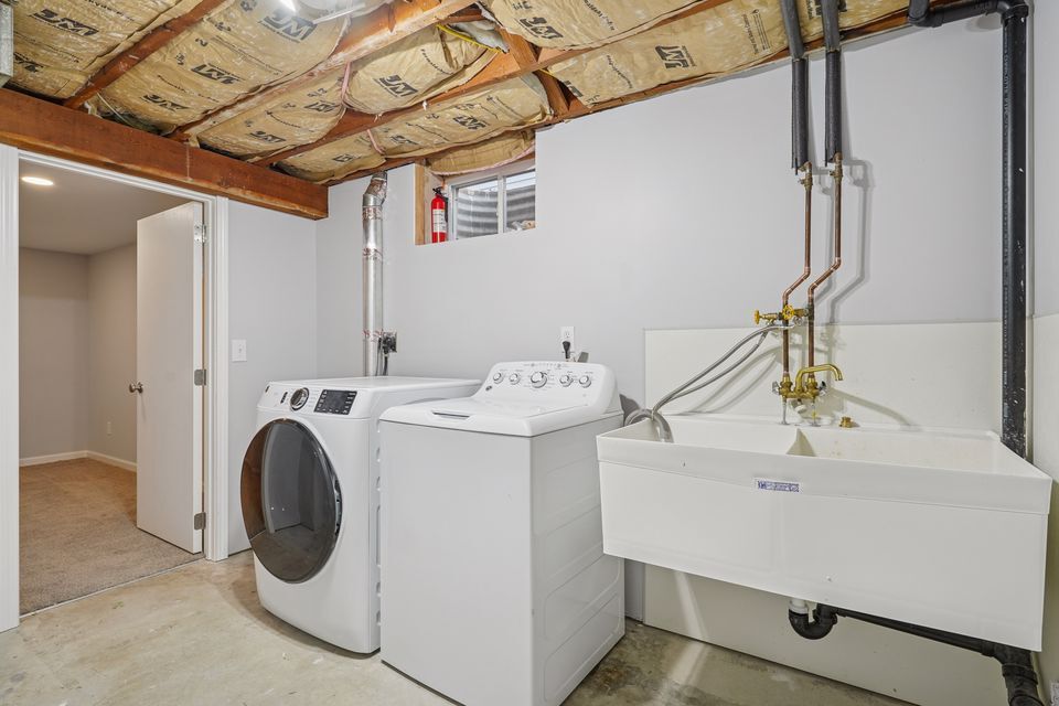 Building Photo - 3845 Douglas Dr N