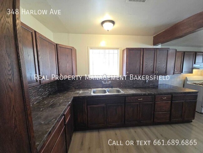 Building Photo - 348 Harlow Ave