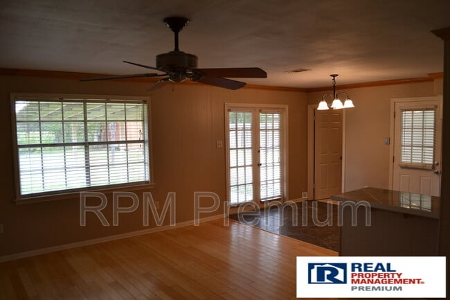 Building Photo - 807 Chipley St