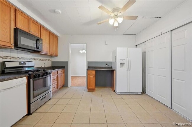 Building Photo - 1198 E Hudson Ave