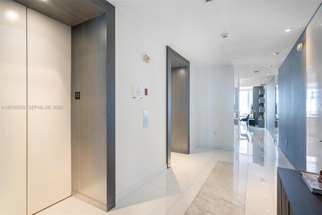 Building Photo - 1100 Biscayne Blvd