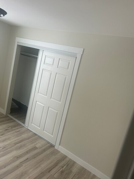 Building Photo - 2510 10th Ave