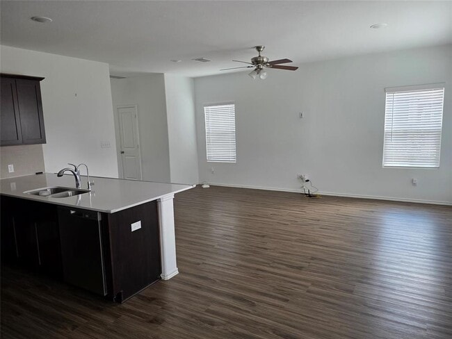 Building Photo - 1329 Weatherford Ln