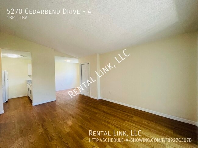 Building Photo - 5270 Cedarbend Dr