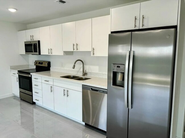 Building Photo - 14559 SW 261 St Ter