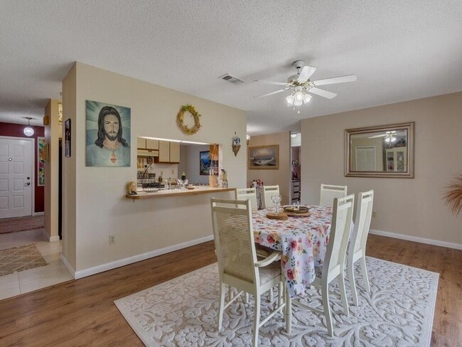 Building Photo - 2543 SE Price Ct