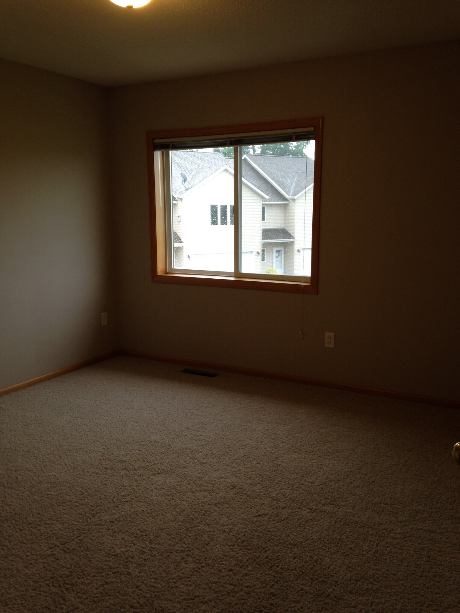 Building Photo - 2106 Linden Trl