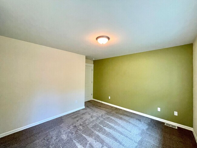 Building Photo - 2646 116th Ave NE
