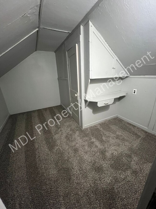 Building Photo - Cozy 4 Bedroom-2 Bath Home!