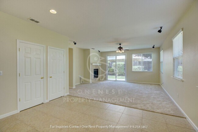 Building Photo - 3 bedroom 2 bathroom Lincoln Crossing home
