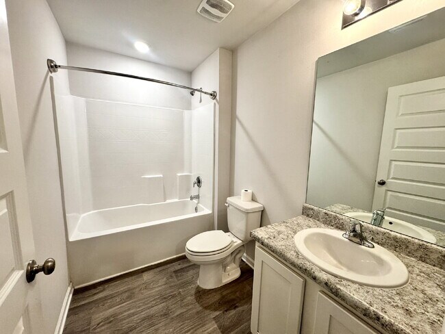 Building Photo - New rental in Brighton Oaks! Conveniently located off Hwy 231, this community conveniently close ...