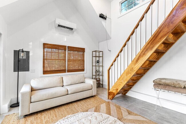 Building Photo - 144 Powell Ave