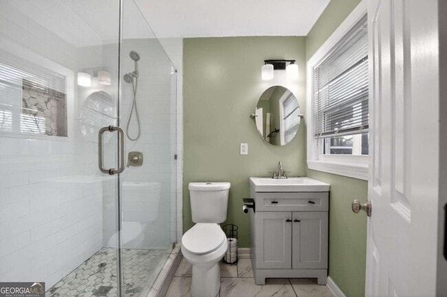 Building Photo - 871 Hargis St SE