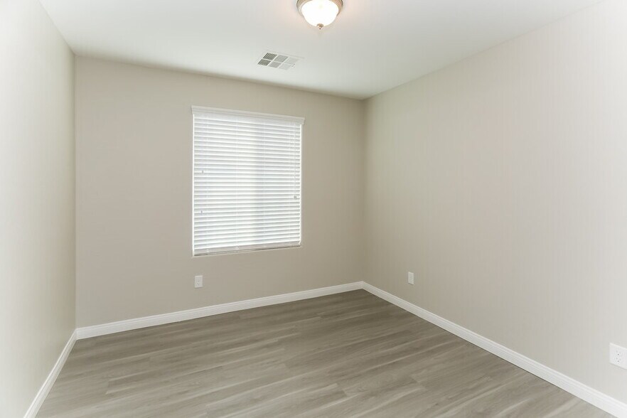 Building Photo - 9328 Golden Lad Ave