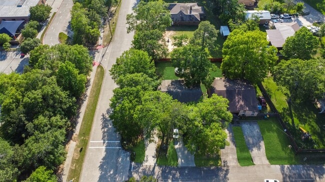 Building Photo - 217 Lazy Ln