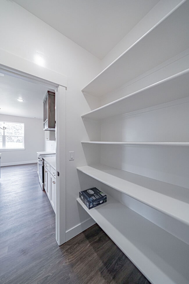 Building Photo - 2966 Huntshire Ave