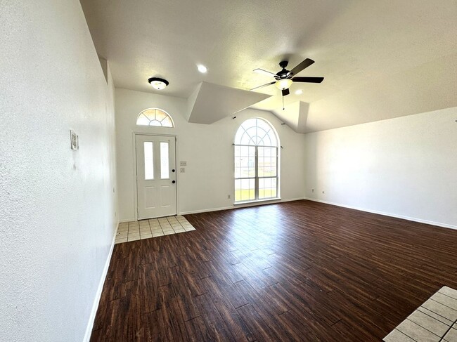 Building Photo - 8732 San Joaquin Trail