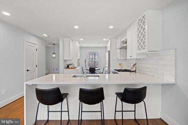 Building Photo - 222 Green St