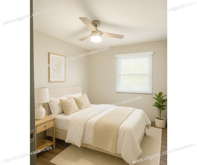 Building Photo - This is your forever home! 5 spacious bedrooms, 2 full bathrooms house in Gary, IN