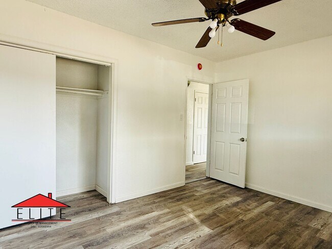 Building Photo - AVAILABLE NOW!! 1/2 OFF FIRST MONTH"S RENT!