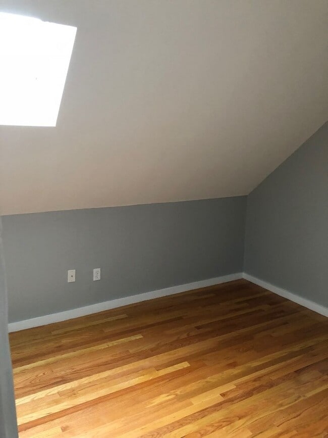 Building Photo - 4Br/2Bth, Great location, close to Wentwoth, Orange Line, Laundry in UNIT!