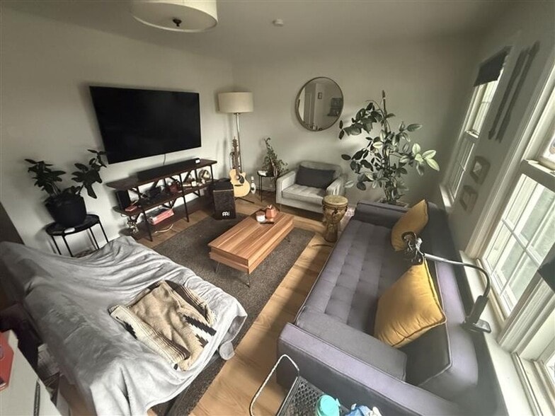 Building Photo - 21 Highland Ave