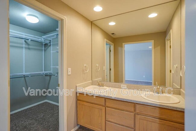 Building Photo - 2515 SE 173rd Pl