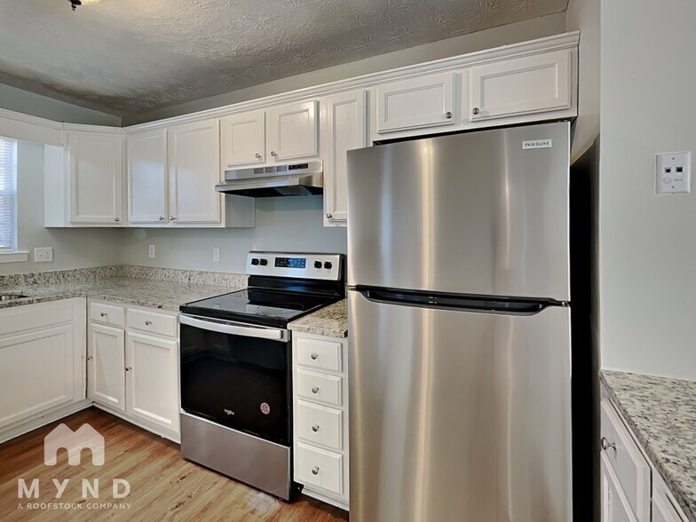 Building Photo - 375 Mountainview Dr