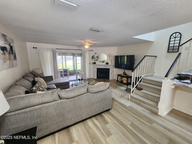 Building Photo - 7701 Baymeadows Cir W