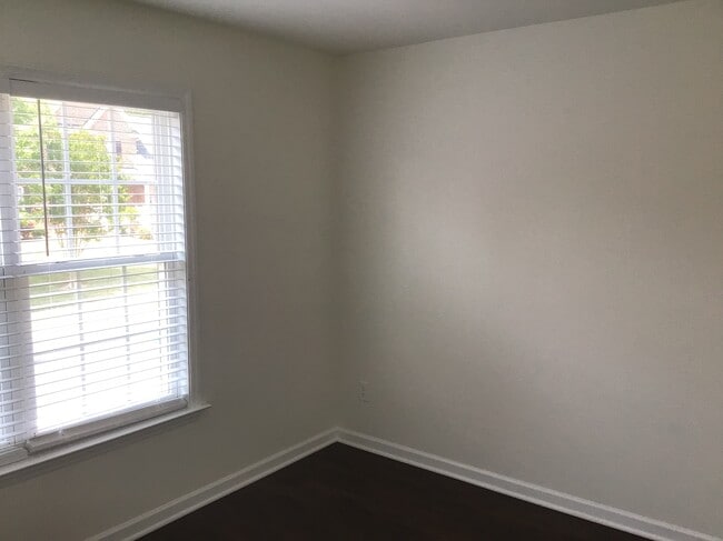 Building Photo - 6682 Knob Hill Ct