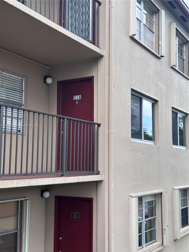 Building Photo - 850 SW 133rd Terrace