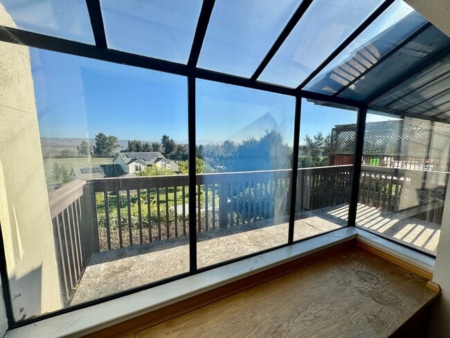 Building Photo - Adorable two bedroom in San Juan!