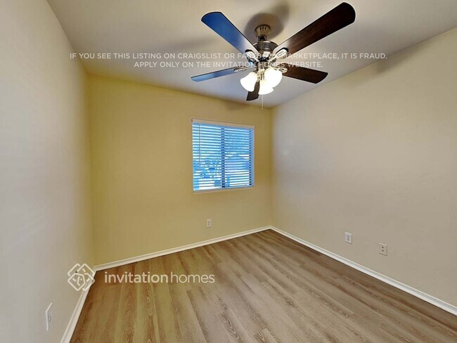 Building Photo - 10760 W Elm Ln