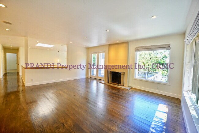 Building Photo - Stunning Seminary Gem, Modern Finishes & P...