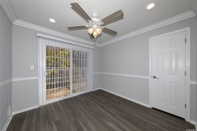 Building Photo - 2 Presidents Dr