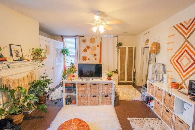 Building Photo - 7 Ann St