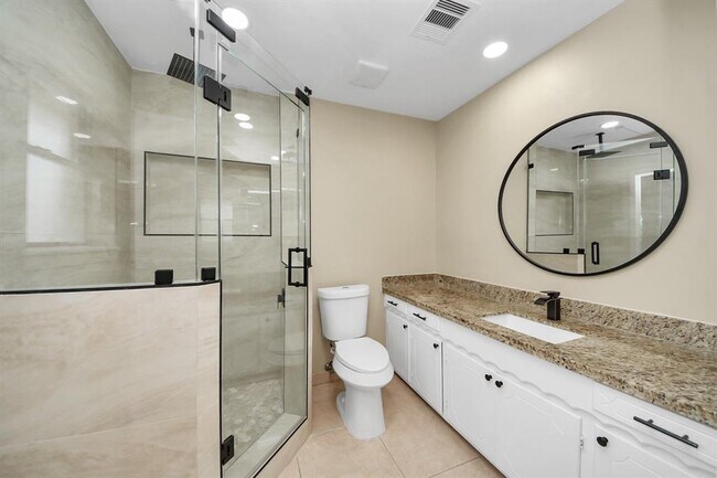 Building Photo - 11811 Campos Dr