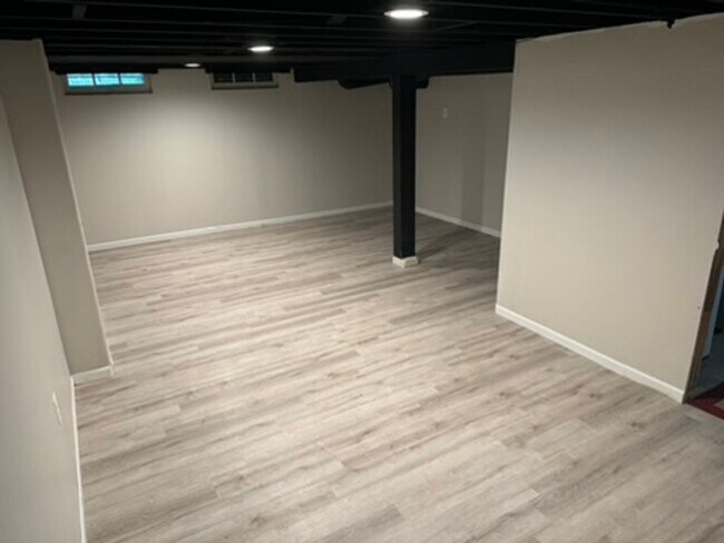 Building Photo - 5680 N 39th St