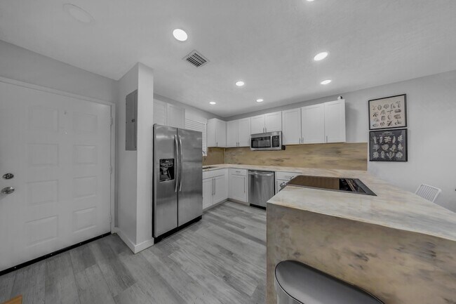 Building Photo - 11477 NW 39th Ct