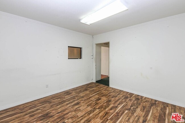 Building Photo - 4015 W Olympic Blvd