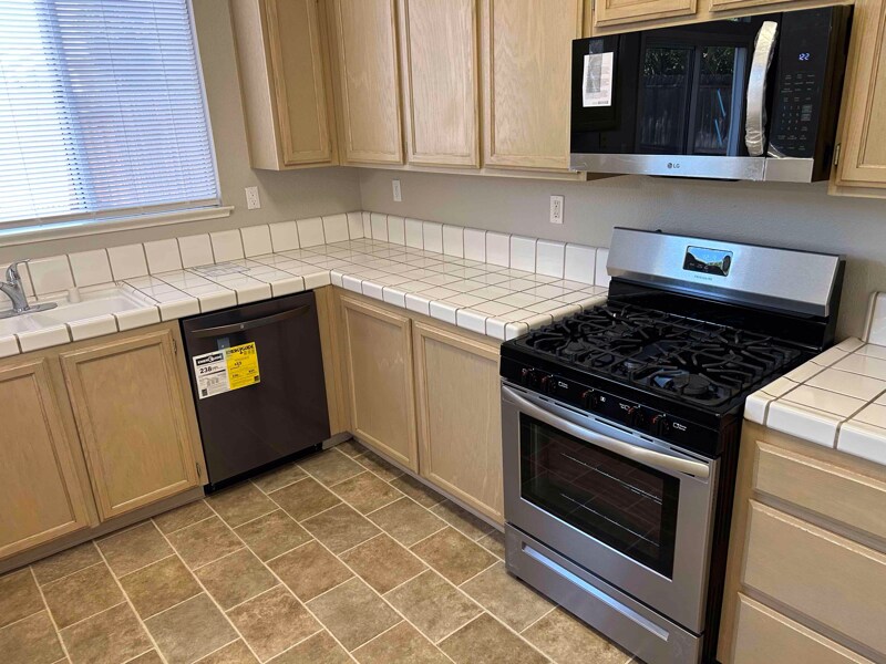 Building Photo - 1247 Arbor Ct