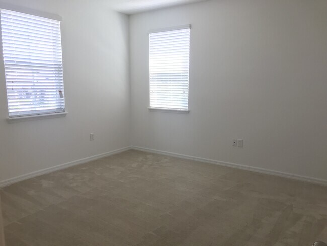 Building Photo - 12886 Westside Vlg Lp