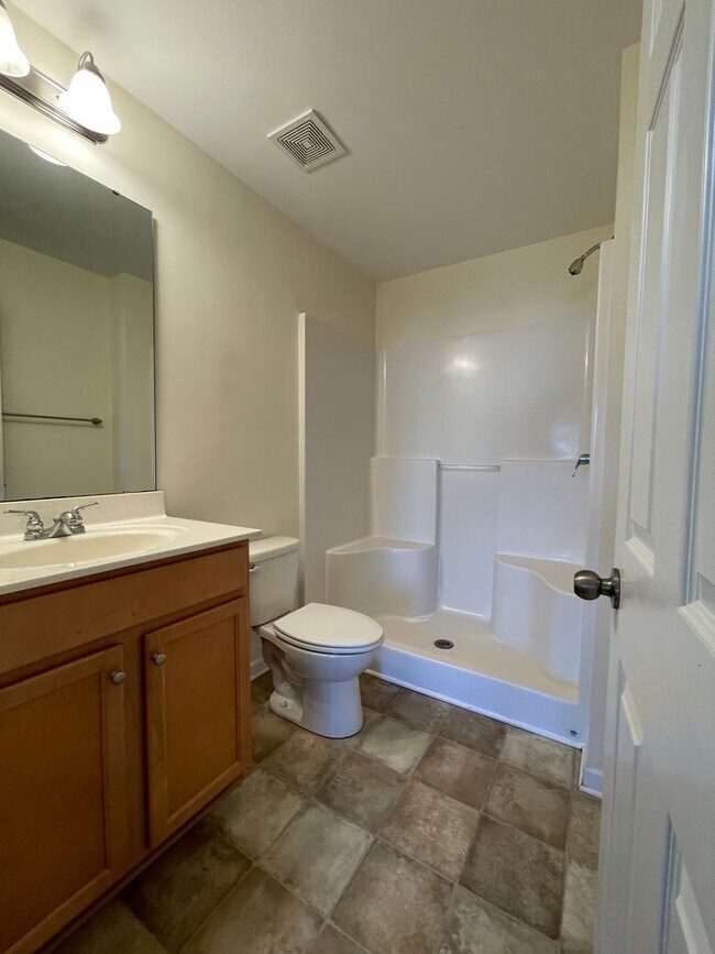 Building Photo - Don't miss this cute 3BR/2BA home in St. John's Ridge w/ attached garage!