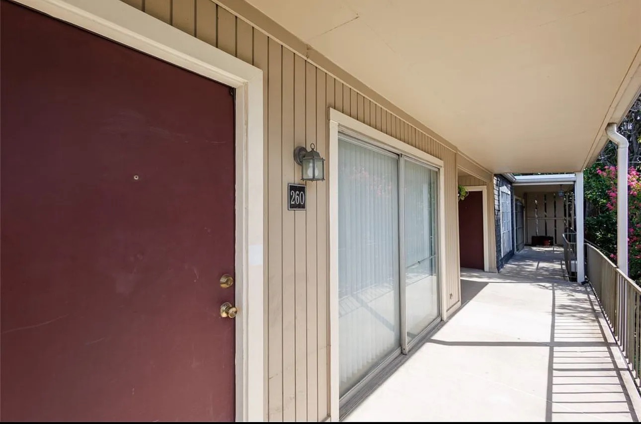 Building Photo - Room in Condo on Fleetwood Oaks Ave